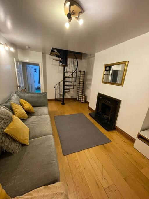 3 Double Bedroomed Flat, Acton. London, Uk Exterior foto